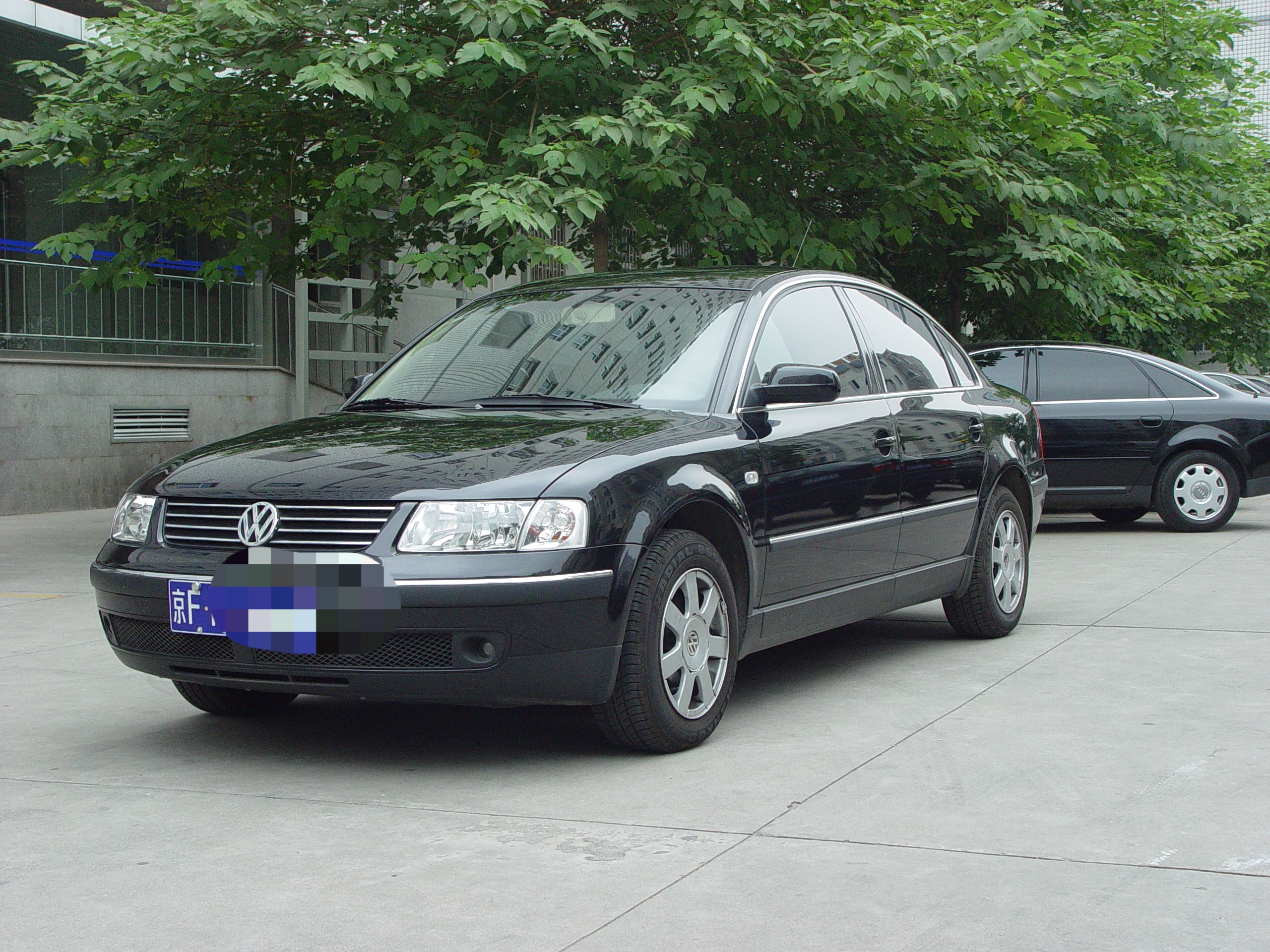 奔驰e300l对比宝马x5哪个好,奔驰e300l和宝马x5怎么选择