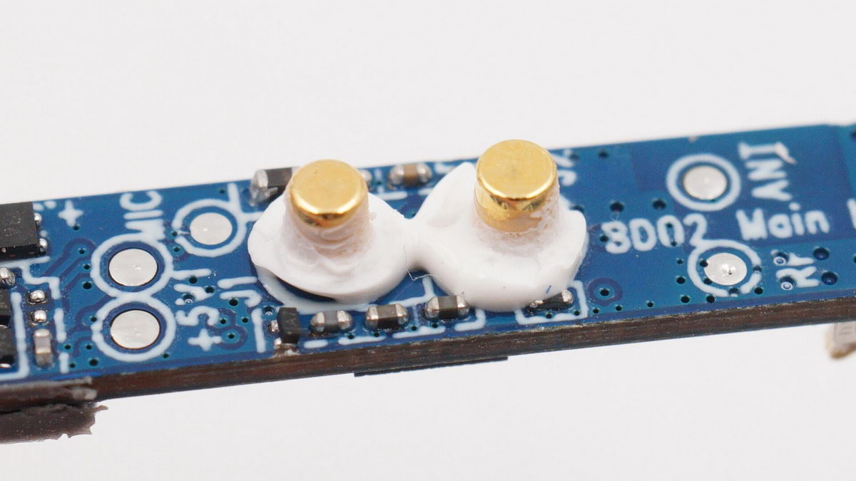 远销非洲的TWS真无线耳机应该注意什么?拆解传音TECNOBuds2看看