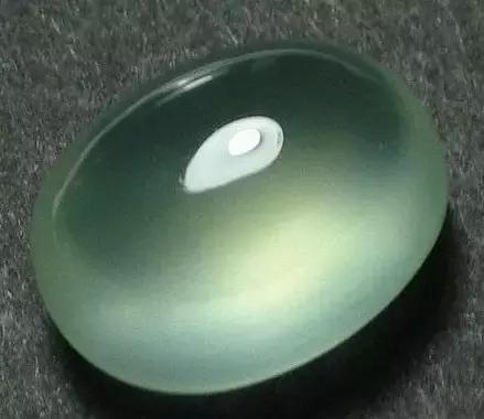 易于和陨石混淆的石头,容易混淆的玉石