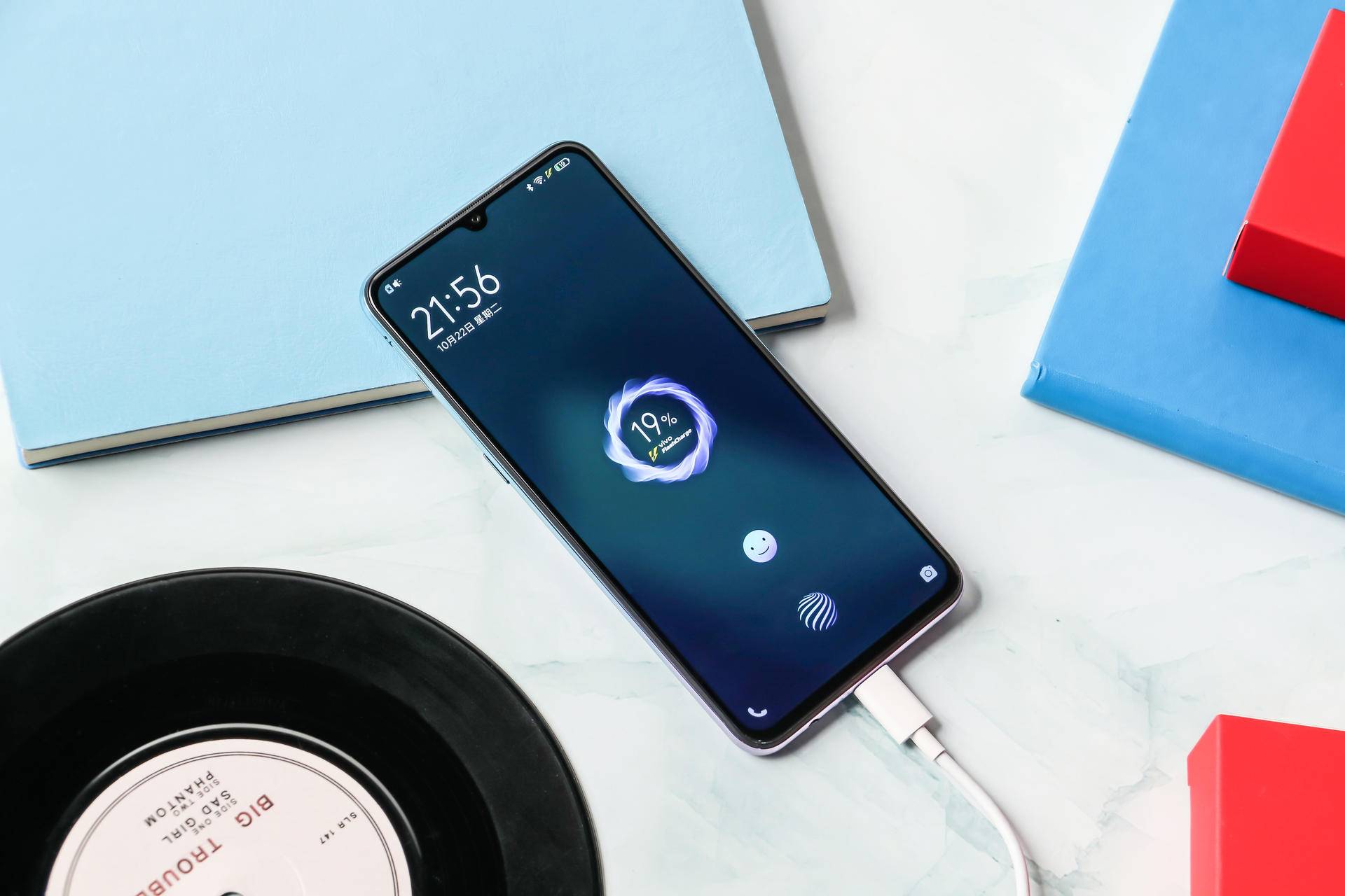 iqooneo344w快充头,iqoo11200w快充变慢