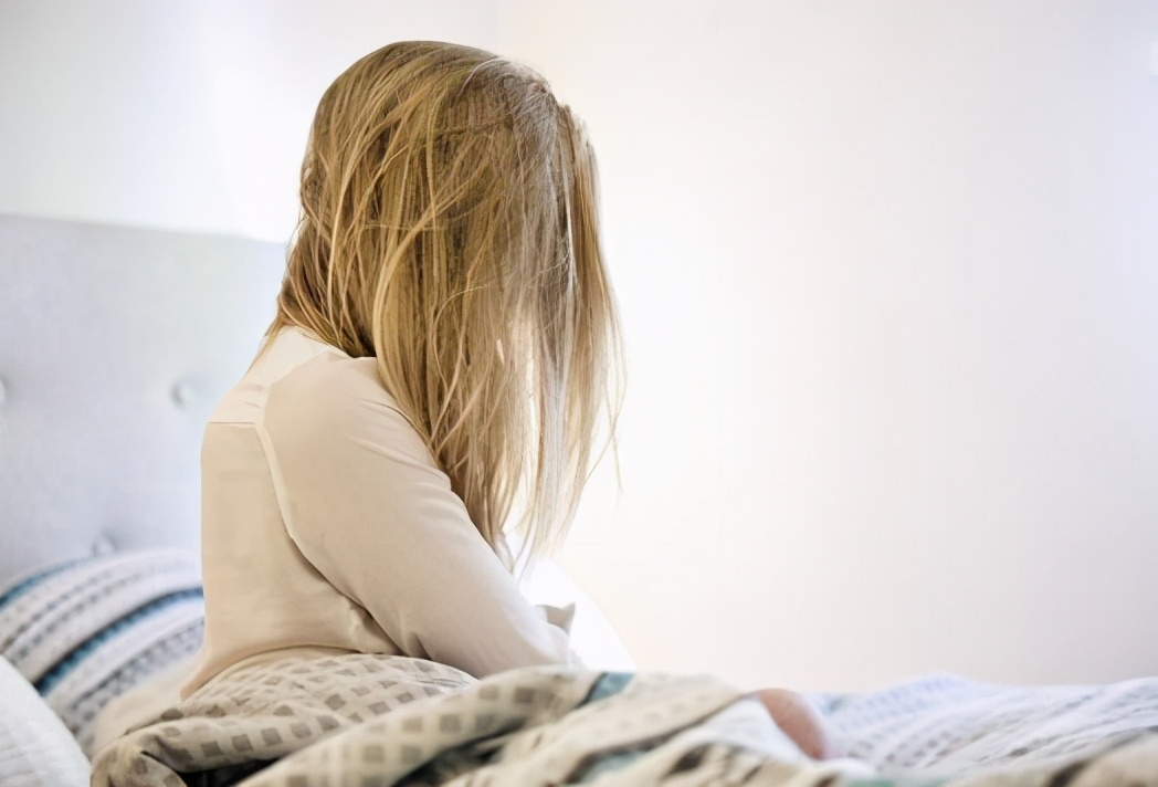 月经多的像大出血一样怎么办,月经突然多的跟血崩一样