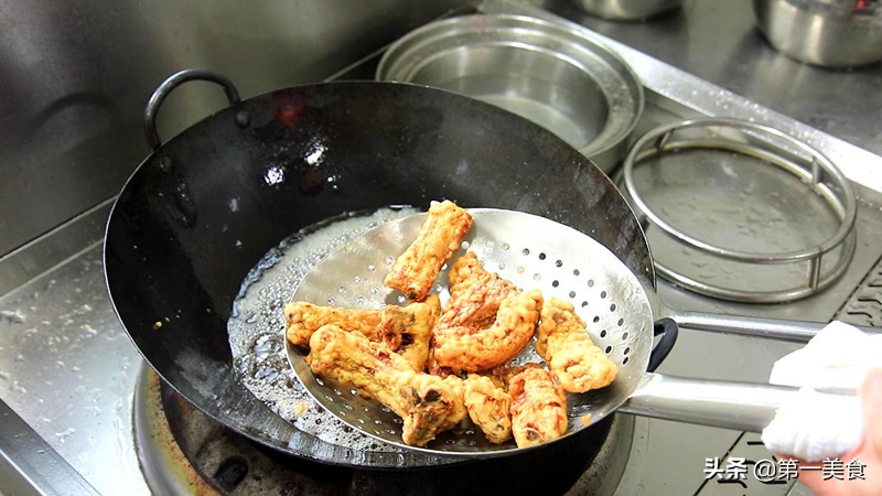 许鼎盛焦香排骨的做法,排骨最火的吃法