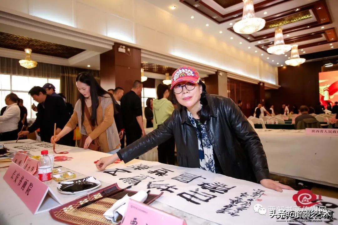 “全民助力十四运”千米书画长卷创作活动新闻发布会在西安举行