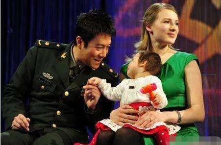 蔡国庆儿子晒奖杯获全科免考,蔡国庆儿子拿国际冠军感言