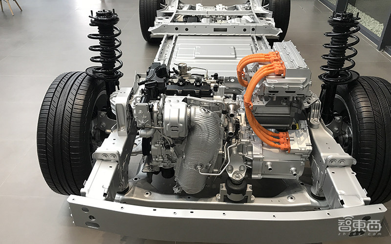 理想one换1.5t增程器最新试驾视频,理想one与汽油车提速对比