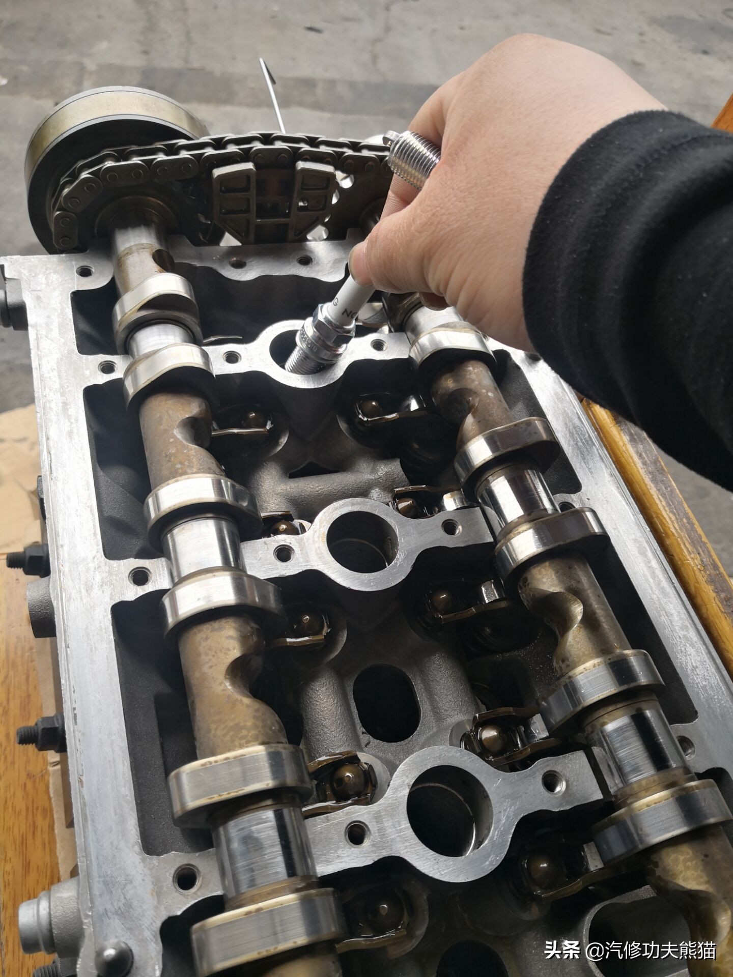 10年奥迪a6l2.0t烧机油维修,奥迪a6l2.0t烧机油吗