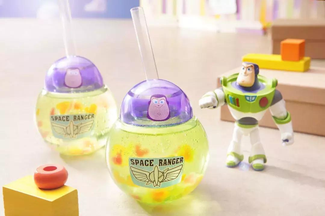 让全家人流连忘返的香港迪士尼，到底有什么魔力？