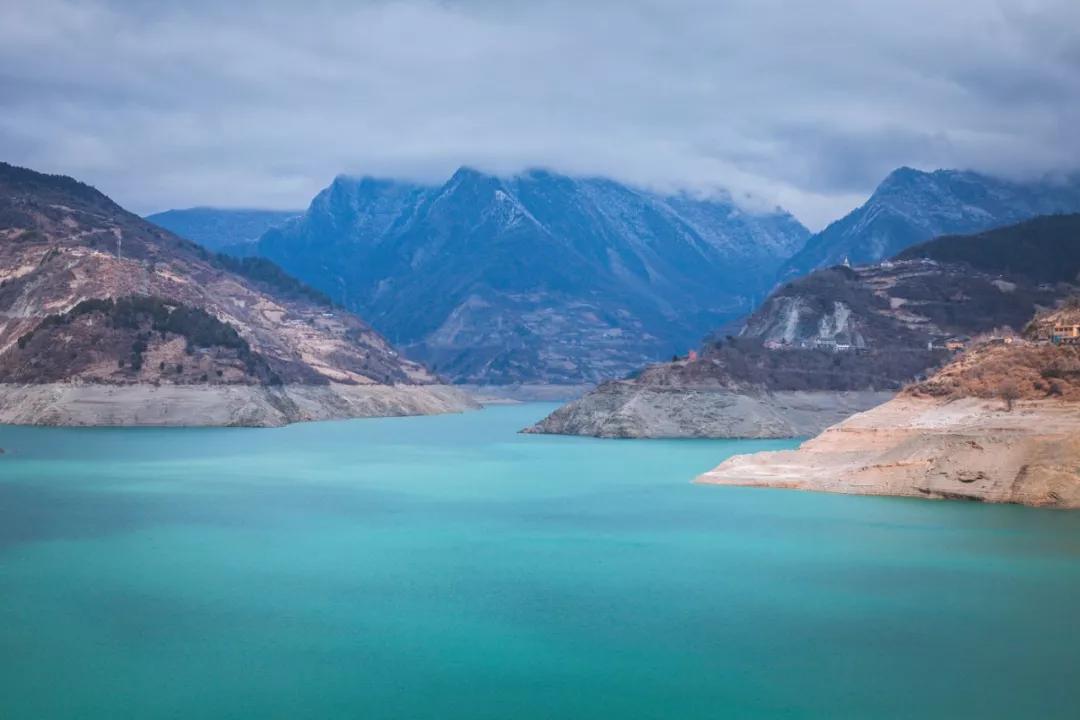 天上人间云海仙境,达瓦更扎云海旅游视频
