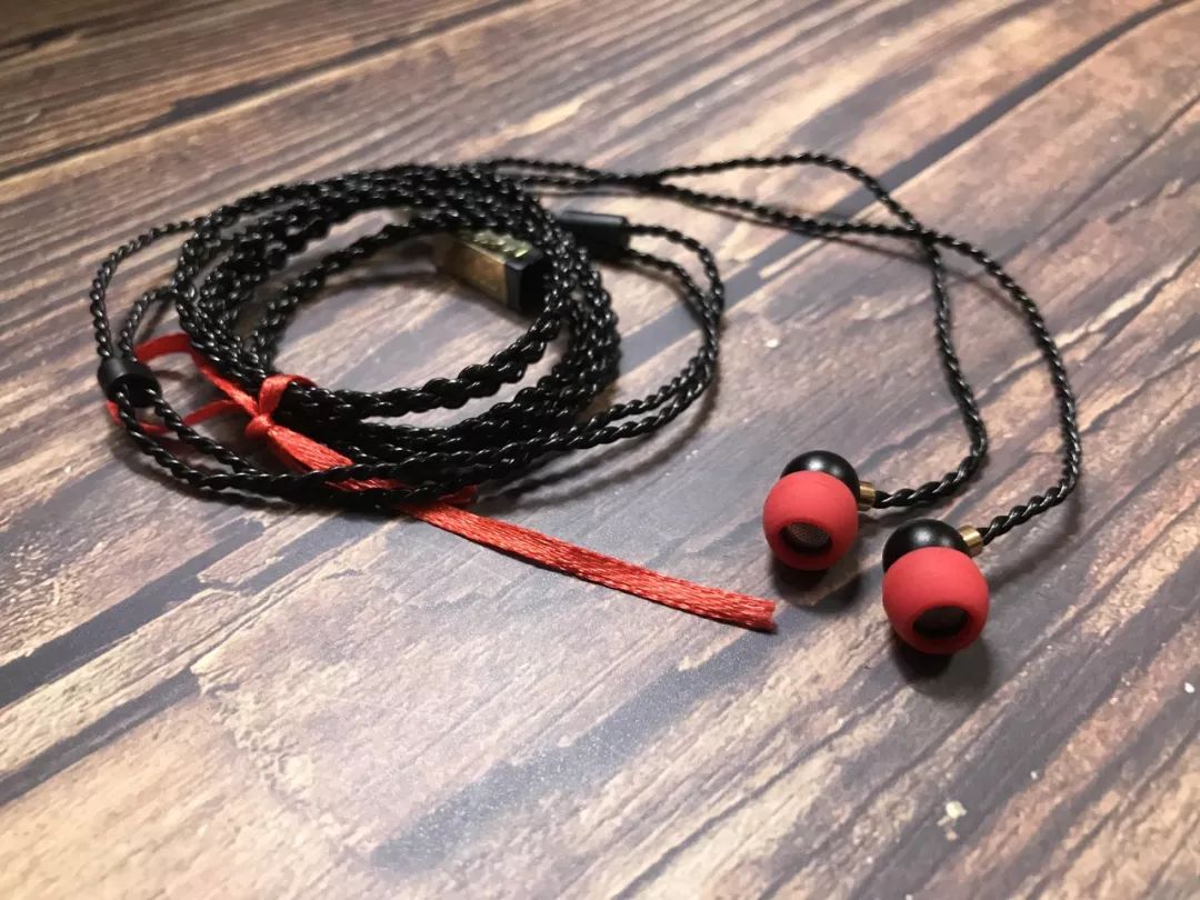 适合送给女生高颜值耳机,女士礼物高档实用耳机