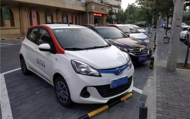 车内超级脏,车内容易脏