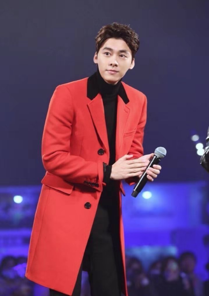 李敏镐衣服穿搭,李敏镐joosooloo大衣