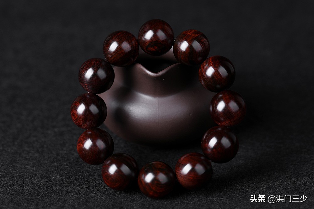 海南黄花梨的特征,黄花梨海黄和越黄区别