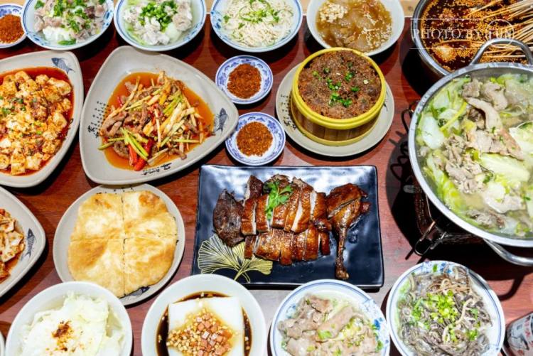 上海排队1000+的肖四女乐山跷脚牛肉终于来武汉啦