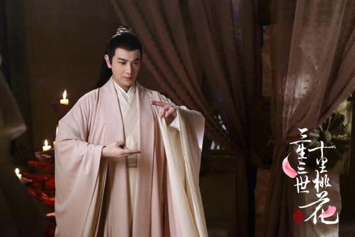 《三生三世十里桃花》东海水君儿子满月宴，为何各路神仙争相前往