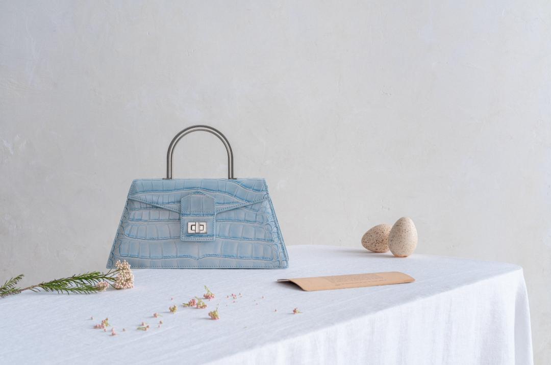 APEDEMOD首店落地iapm这个“一包难求”的品牌如何吸引全球时髦精