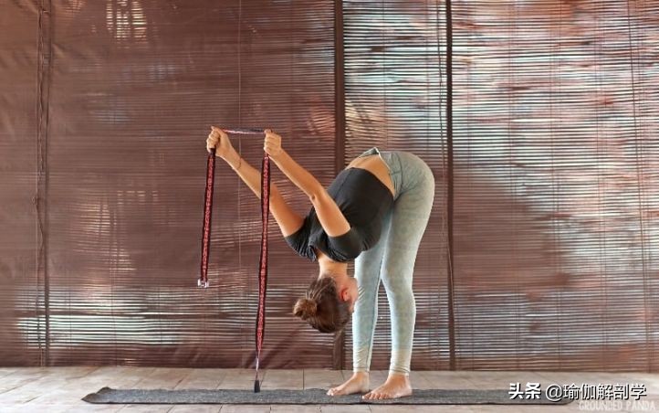 初学练瑜伽从第1步练起怎么练,初学者练瑜伽要怎么样练