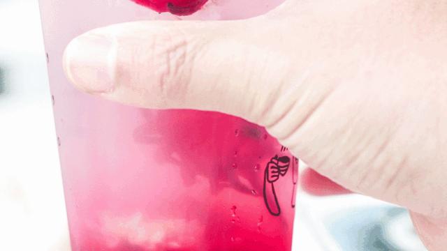 火爆台湾的“丑丑奶茶”首现厦门,拿着5分钟竟被搭讪10次……