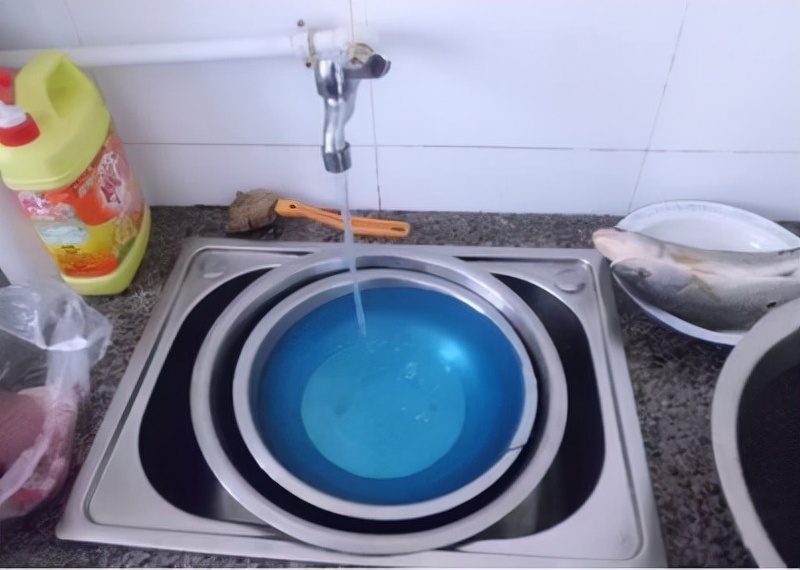 蓝泡泡洁厕剂对水质危害,用蓝色洁厕的危害在哪