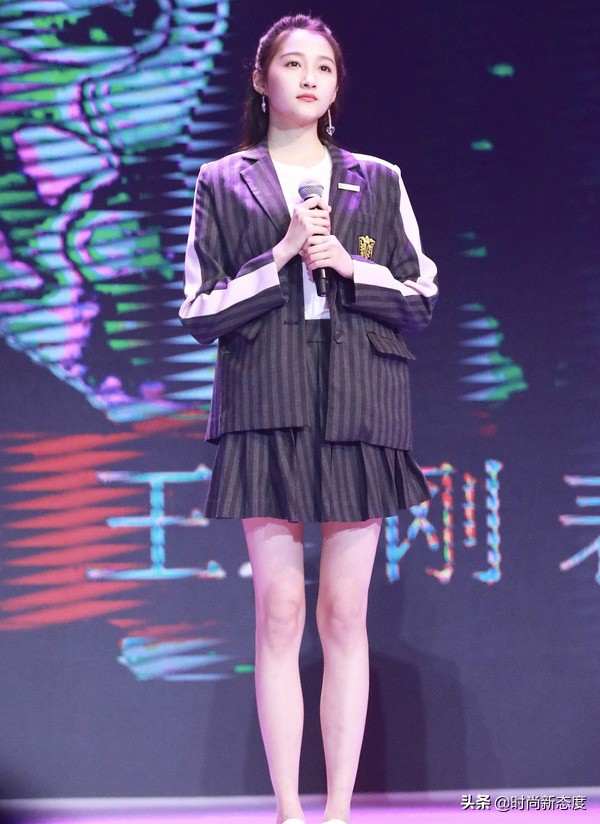 孟美岐angelababy迪奥,孟美岐关晓彤