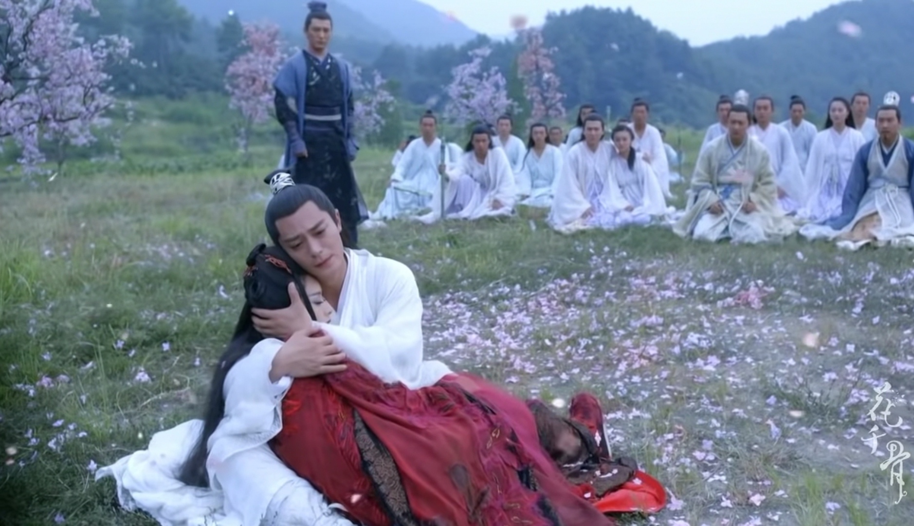 花千骨爱过东方彧卿,花千骨东方彧卿吻千骨