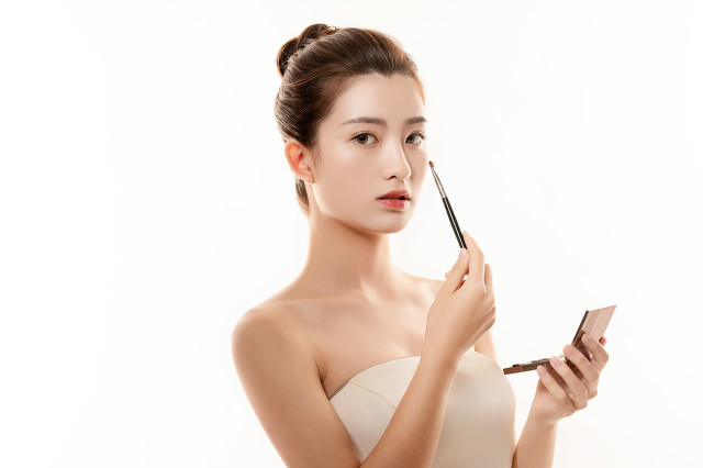 有磨皮效果持妆粉底液推荐,遮瑕效果好的磨皮品牌粉底液干皮