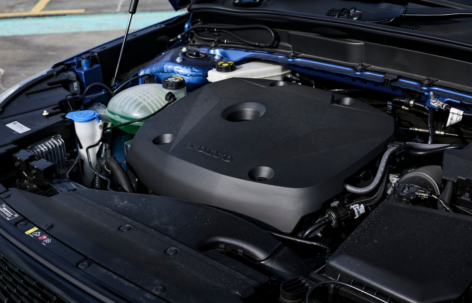 汽车引擎盖上的风口有什么用,汽车引擎盖有洞