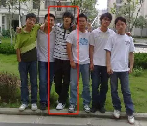 摘掉“有色眼镜”看许嵩:做他的歌迷,真的很惨