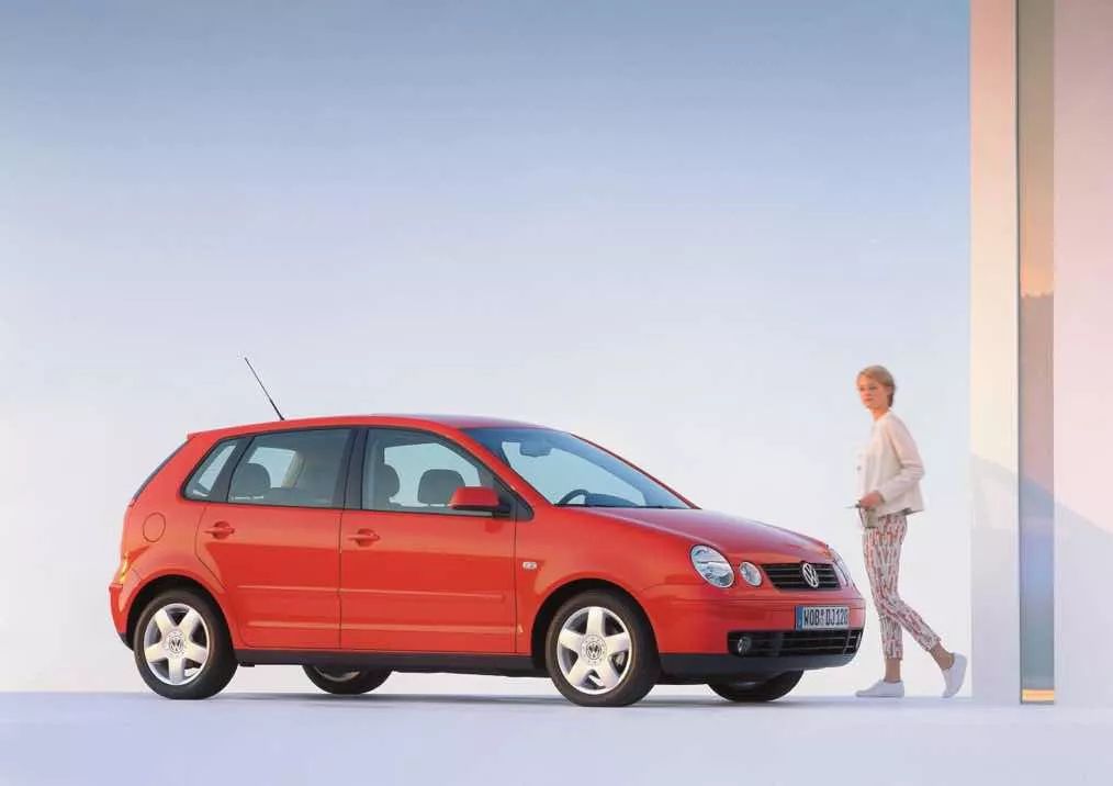 年轻人第一台车选大众菠萝怎么样,沉浸式体验老款大众菠萝