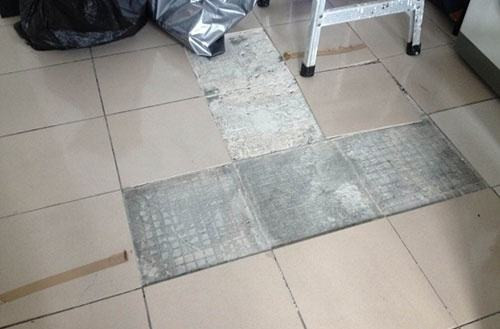 地板砖起翘处理方法,地砖大面积起拱怎么把地板砖拿掉