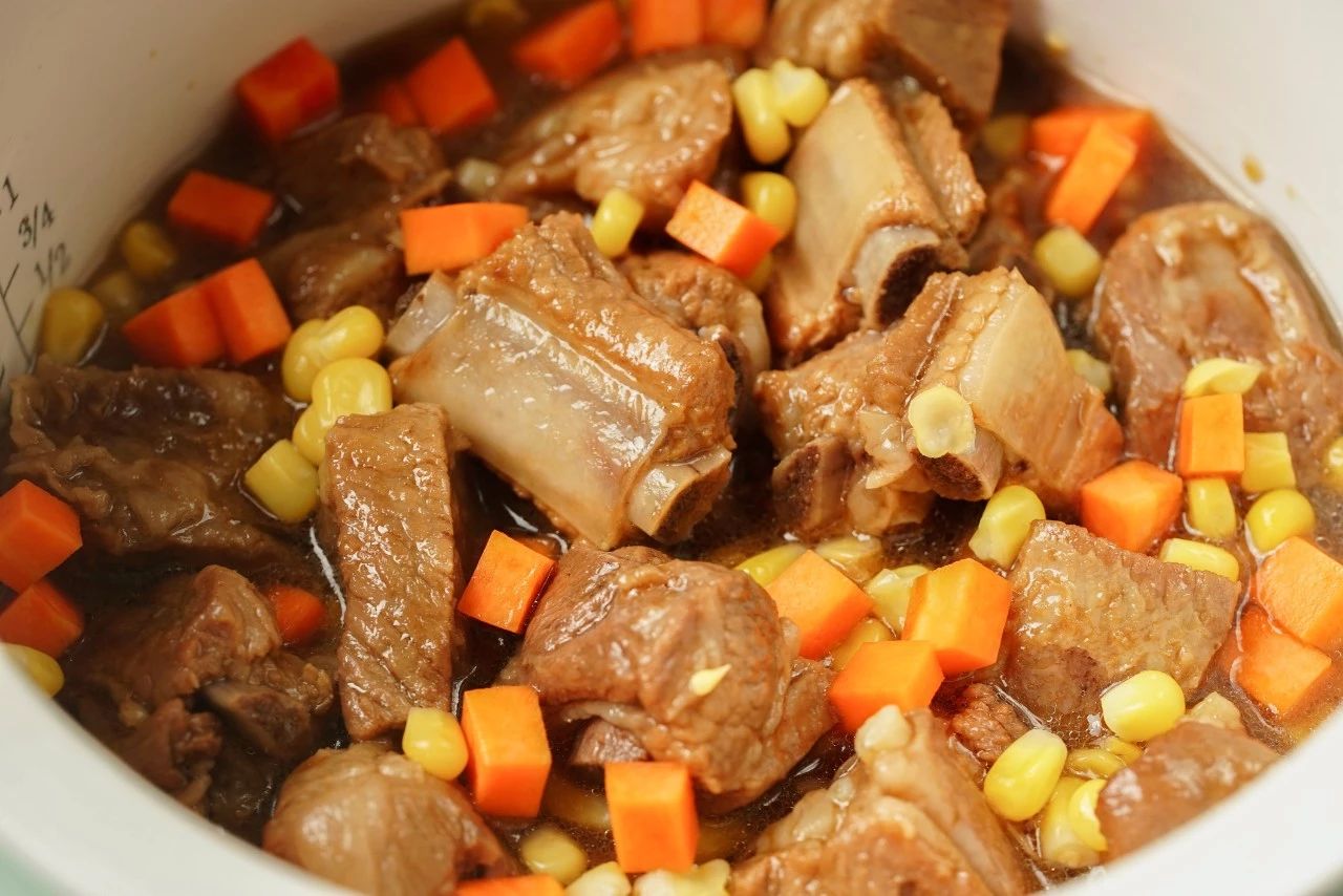 冬天就要吃热乎乎的糯米饭,全家人都能吃的电饭煲焖饭