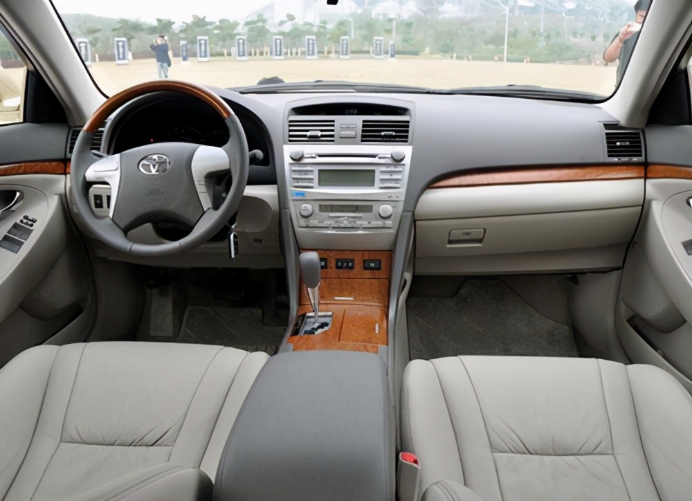 凯美瑞销量超过迈腾,凯美瑞值不值得买有什么优势