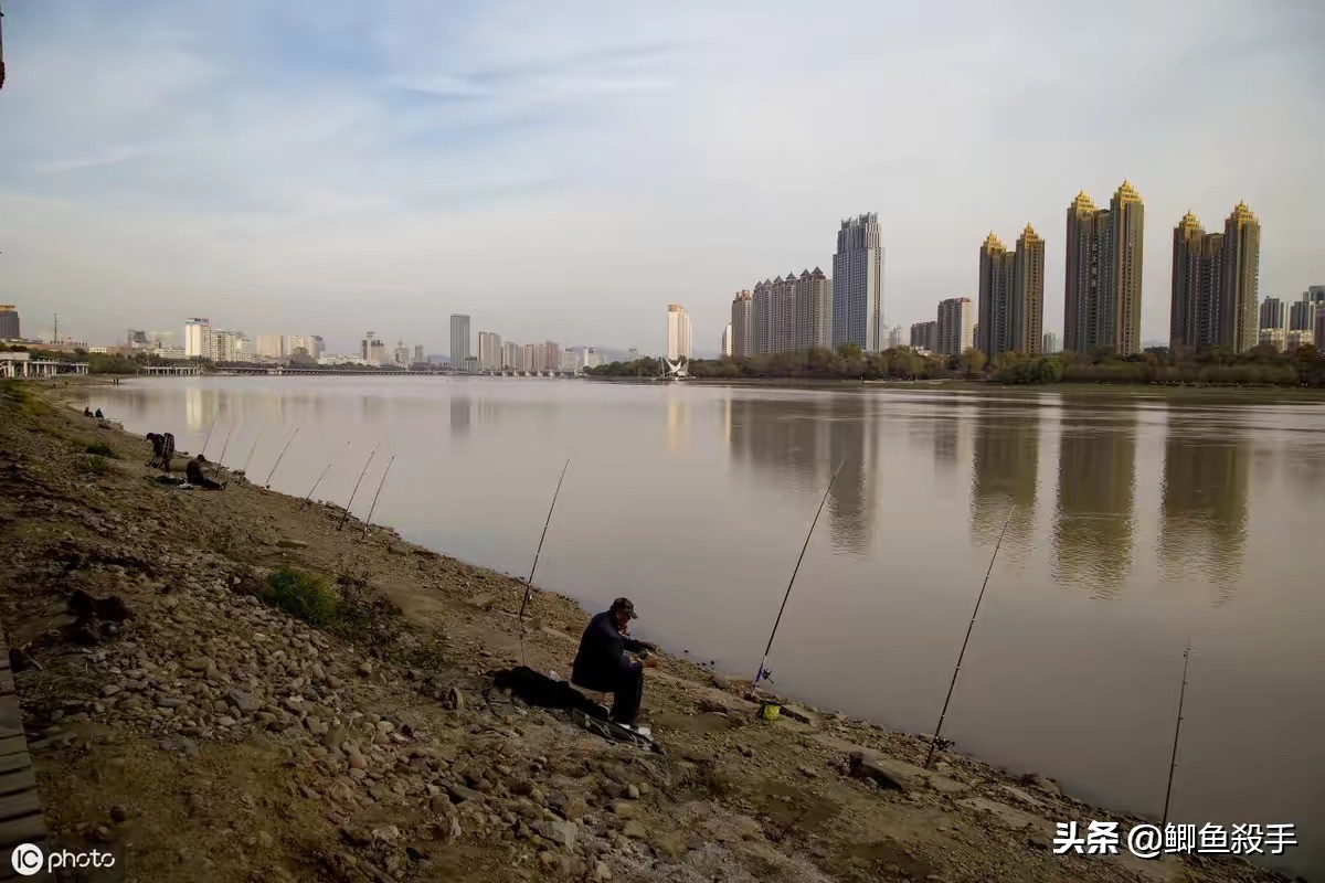 低温鱼群在深水,这样钓全是大鲫鱼,还有意想不到的收获