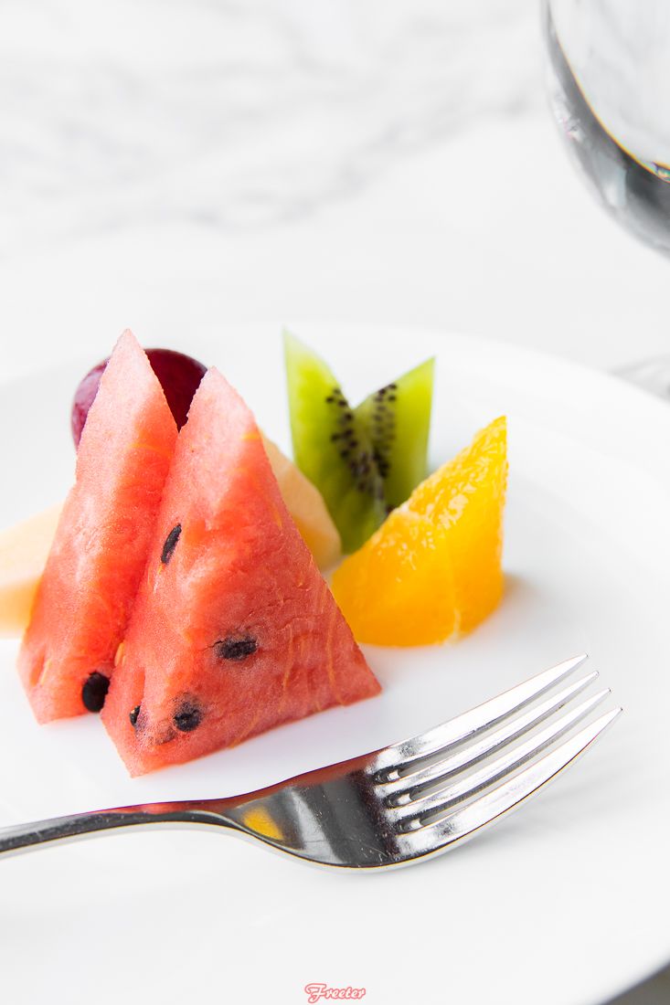 在唐阁，不止有难忘的美食体验，更有43层才能触及的海口绝美风景