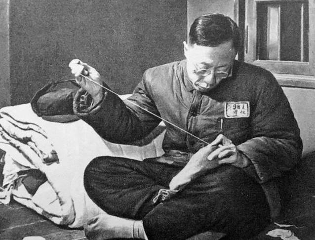 毛主席读溥仪的《我的前半生》，看后评价：我觉得这本书写得不好