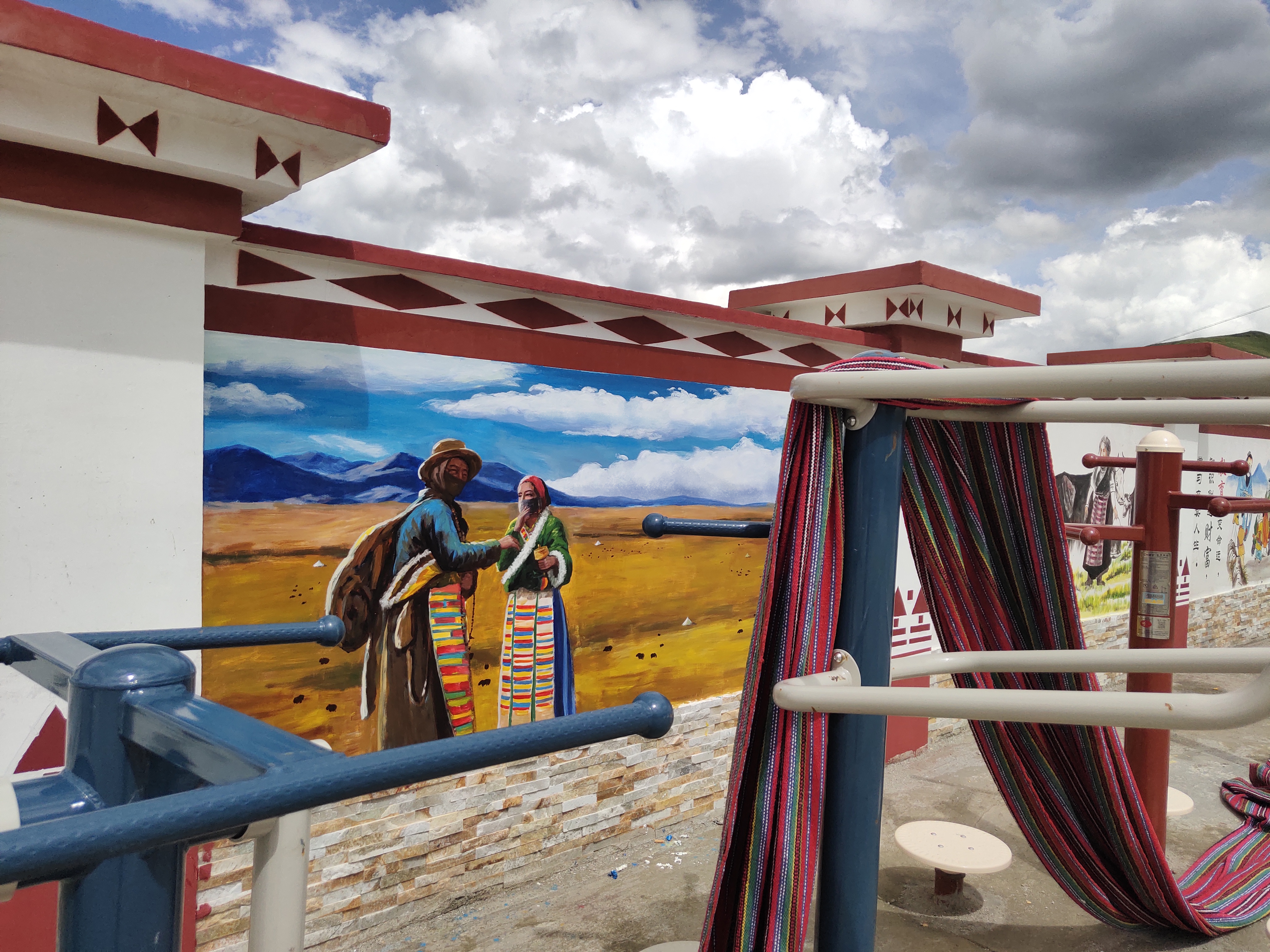 扇形传统文化手绘墙,打卡巨幅手绘文化墙