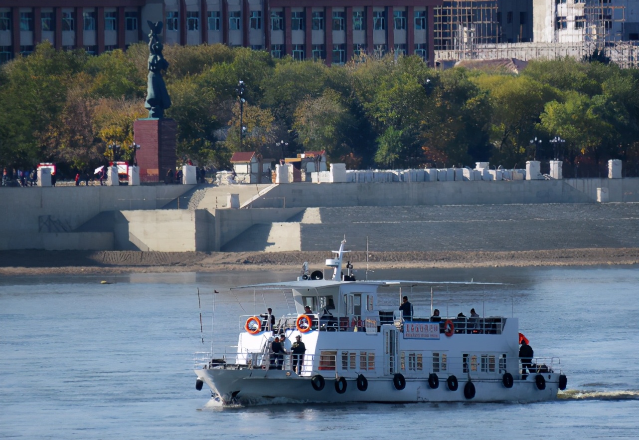俄罗斯人眼中的黑河两岸：澡堂-黑河和布市之间的桥梁