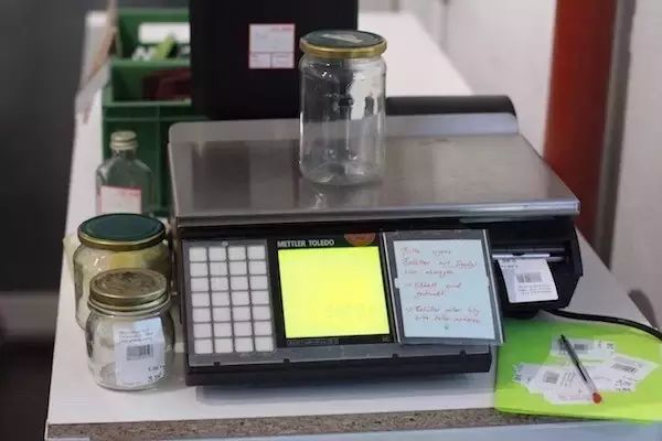 德国俩姑娘开了一杂货铺：零污染，不包装，回归食物本质，超火爆