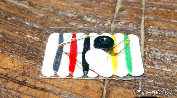 荒野求生手册:怎么制作一个户外求生宝盒edc,具体用法讲解