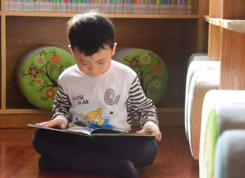 2岁多宝宝认识100个字,2岁半宝宝认识差不多200字