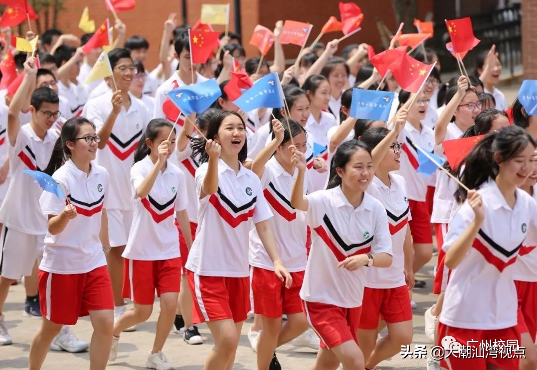 潮汕哪个学校校服最好看,潮汕校服排名前十