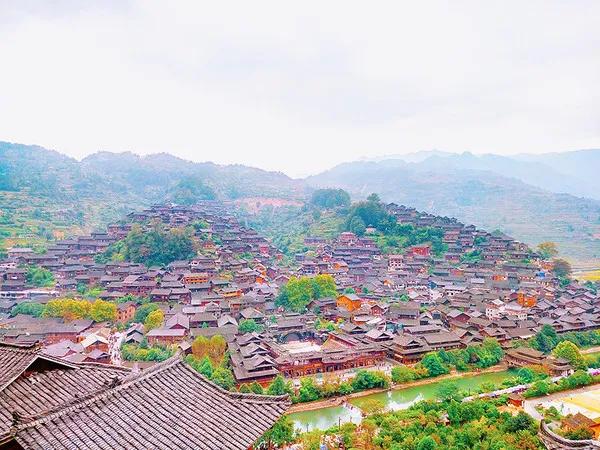 黄果树荔波小七孔苗寨镇远两日游,千户苗寨梵净山黄果树三日游