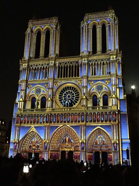 巴黎圣母院被烧毁的文物,巴黎圣母院被烧掉