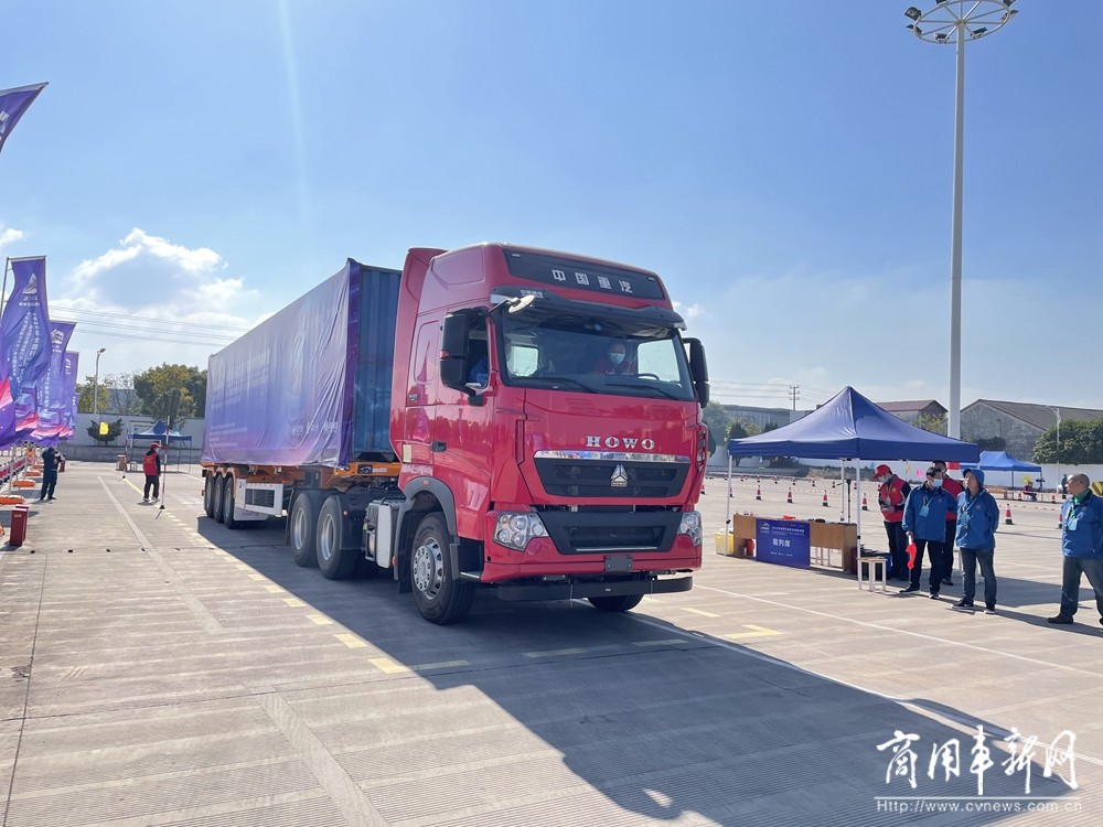 鍚勮矾鑻遍泟涓婂彴姣旀瑙嗛,鍚勮矾鑻辫豹璧涘満鑻卞Э椋掔埥