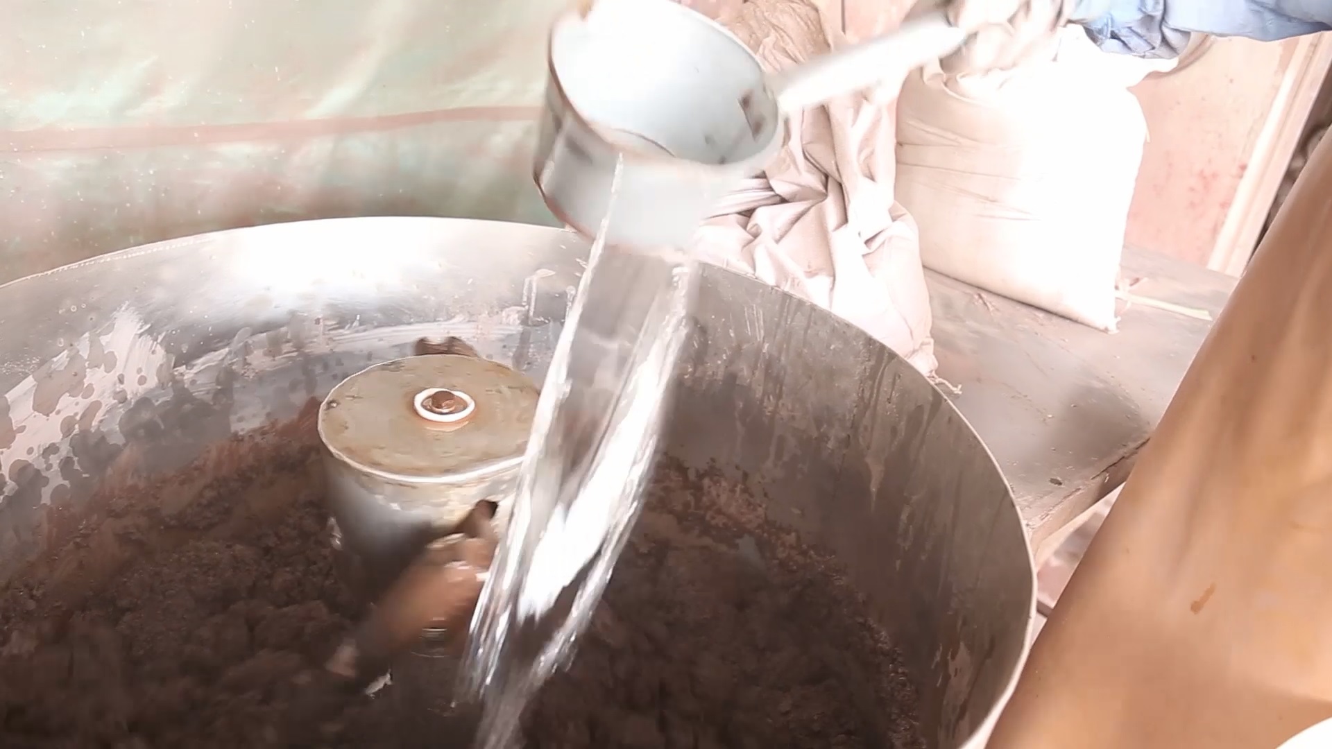 纯泥和拼配泥的区别,清水泥是什么泥料