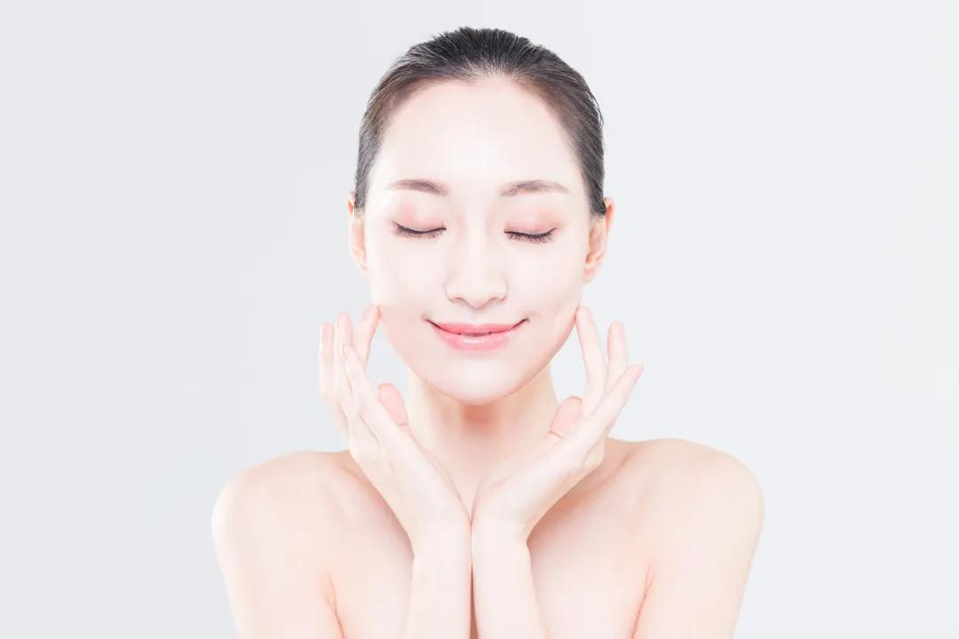 身体皮肤干燥缺水补水最快的方法,皮肤刺痛和缺水有关系吗