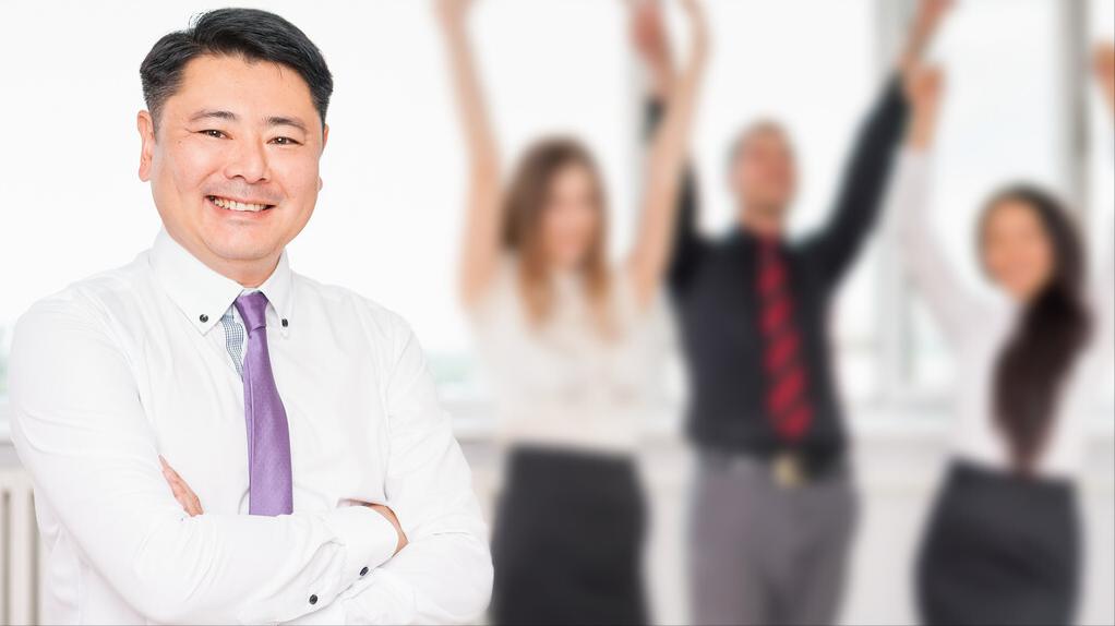 离职后抢了群里的红包应该怎么办,老板在群里发红包没人领了好几百