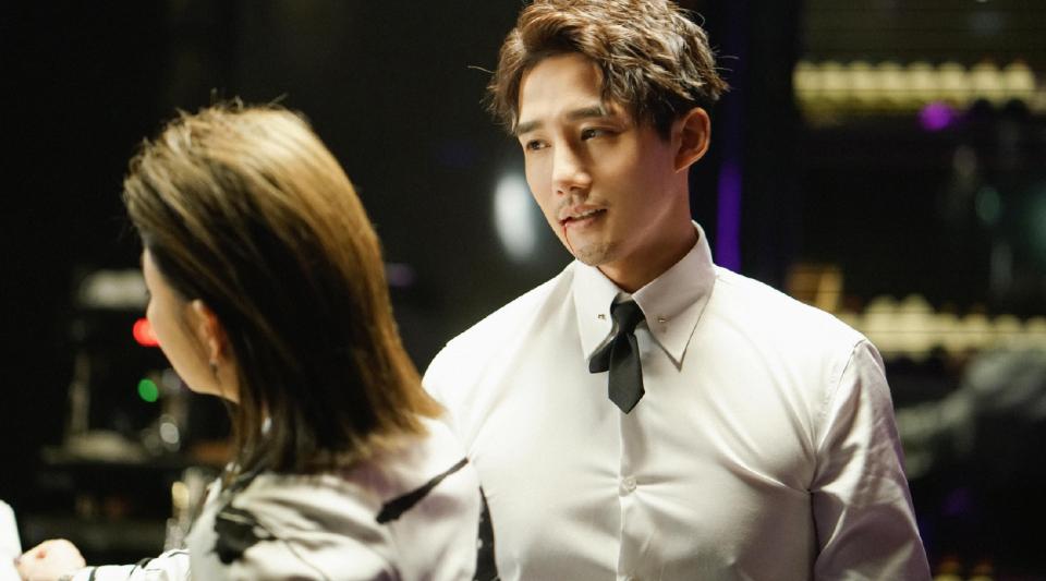 正青春林睿金小贝第一次酒吧见面,正青春林睿拧金小贝进屋是多少集