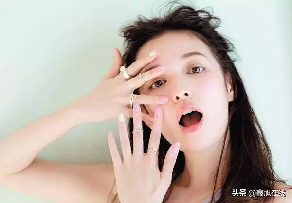 圆脸适合的短发发型烫发,有什么适合圆脸的短发