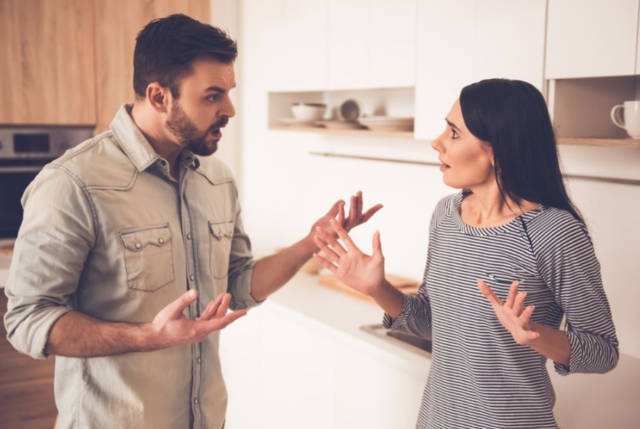 两肋痛是肝出问题吗,两肋有时痛是胆囊炎还是胃炎