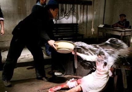 盘点抗日时期被抓的十大酷刑,抗日战争时期都有哪些酷刑